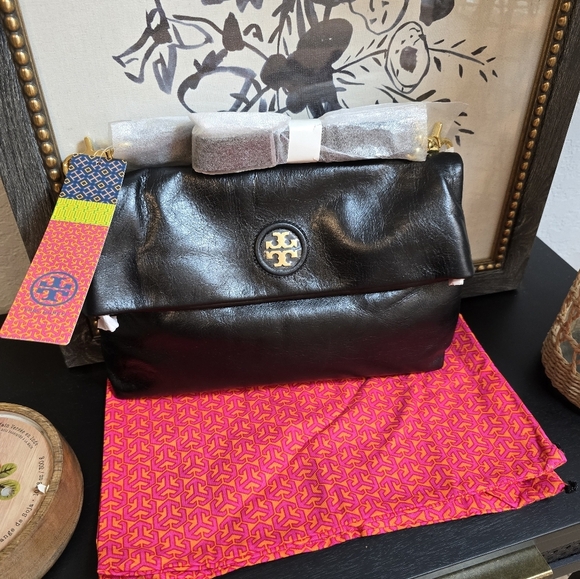 Tory Burch Black Leather City Foldover Messenger - Picture 1 of 11